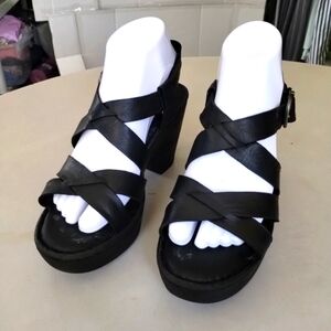 Born Tomar Black Women Strappy Sandals SZ 7M Chunky Platform Heeled Leather Chic